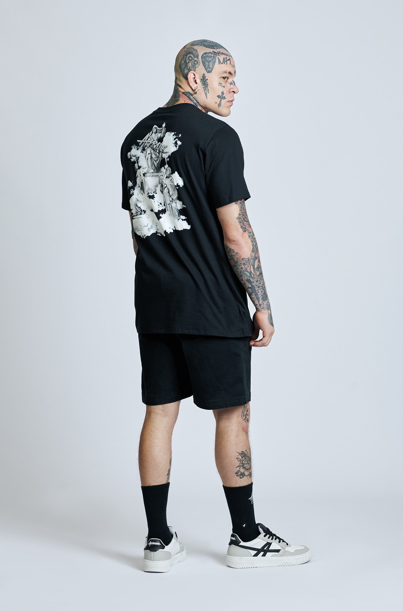 Camiseta Bold Approve Only Saint Preta