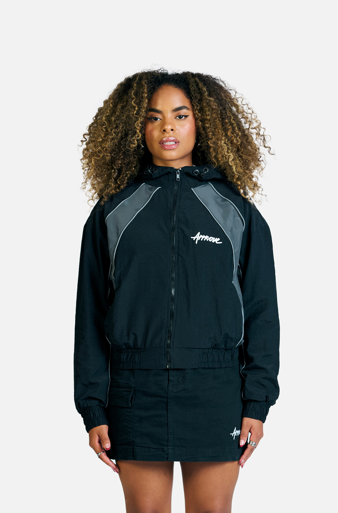 Jaqueta Cropped Approve Vibrant Lines Preta