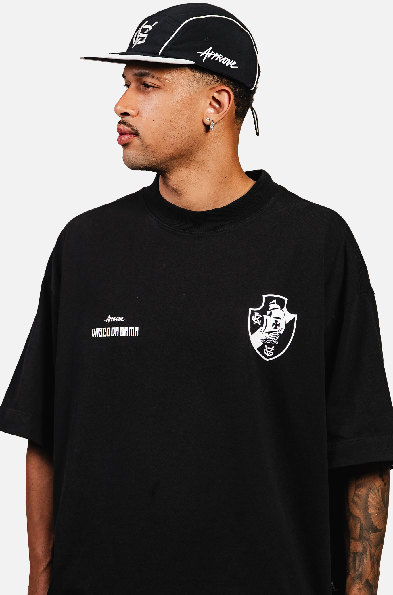 Camiseta Huge Approve X Vasco Almirante Preta