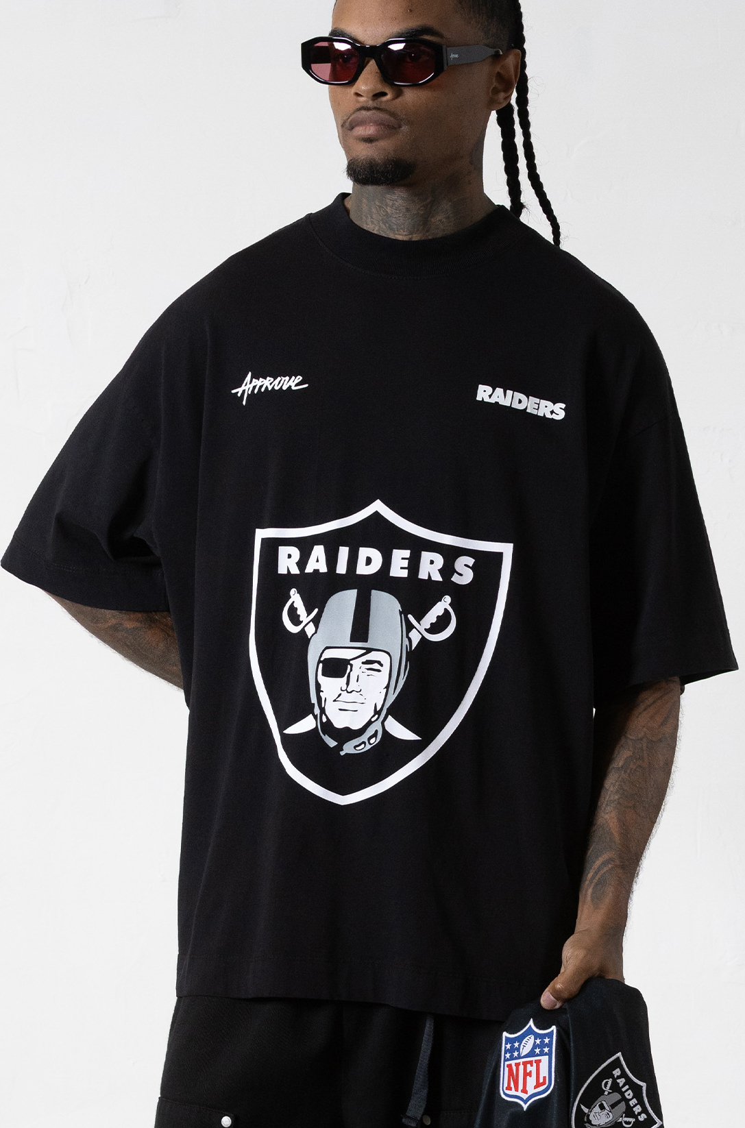 Camiseta Huge Approve x NFL II Raiders Preta