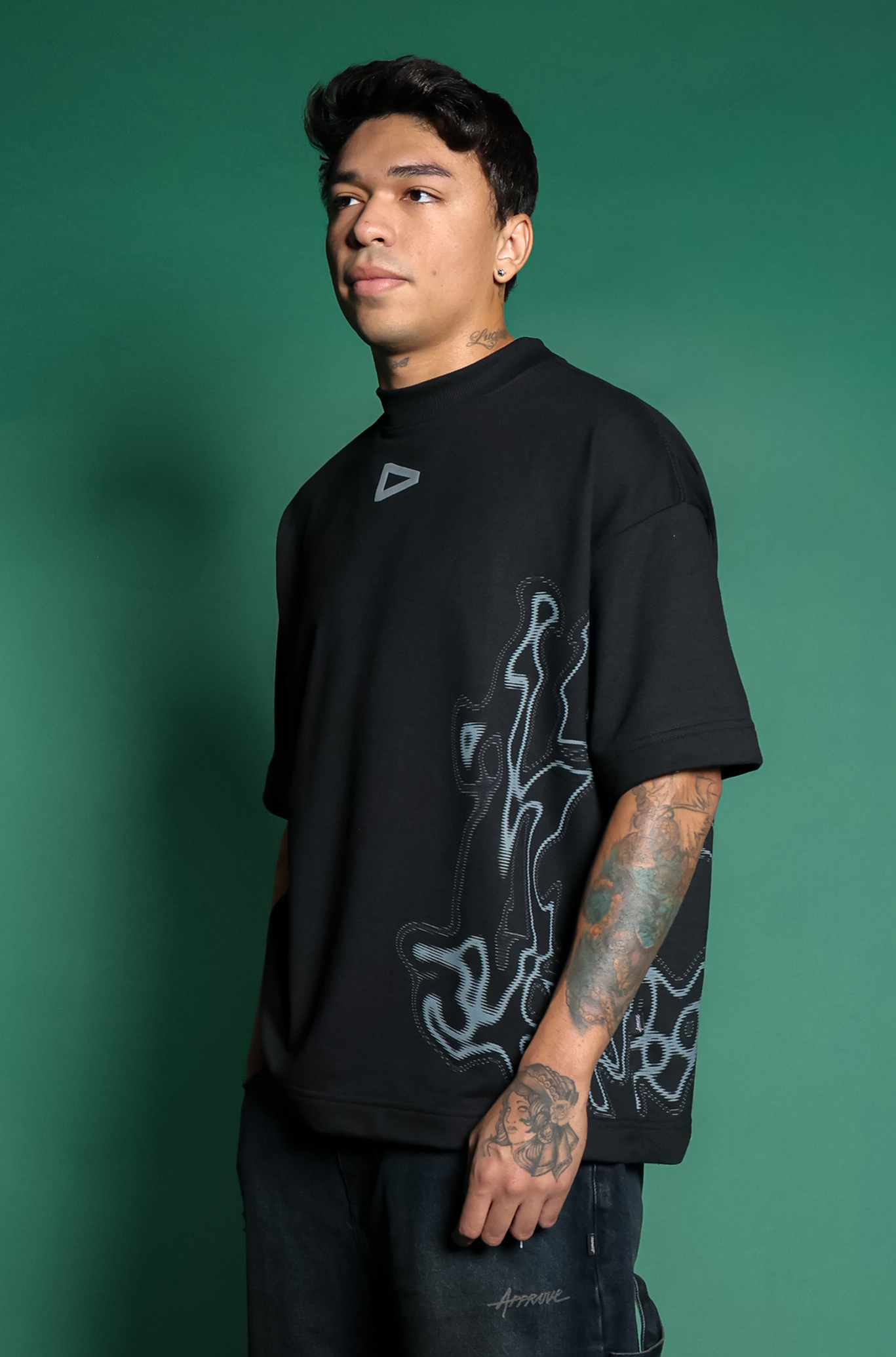 Camiseta Huge Approve X Loud Preta